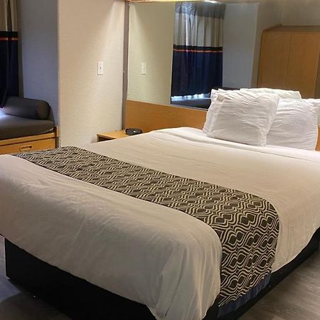 Microtel Inn & Suites By Wyndham ארדמור מראה חיצוני תמונה
