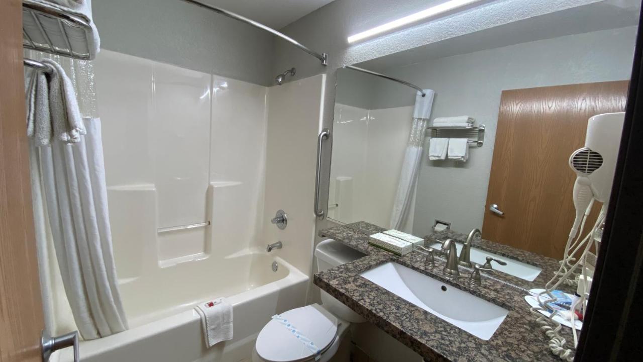 Microtel Inn & Suites By Wyndham ארדמור מראה חיצוני תמונה