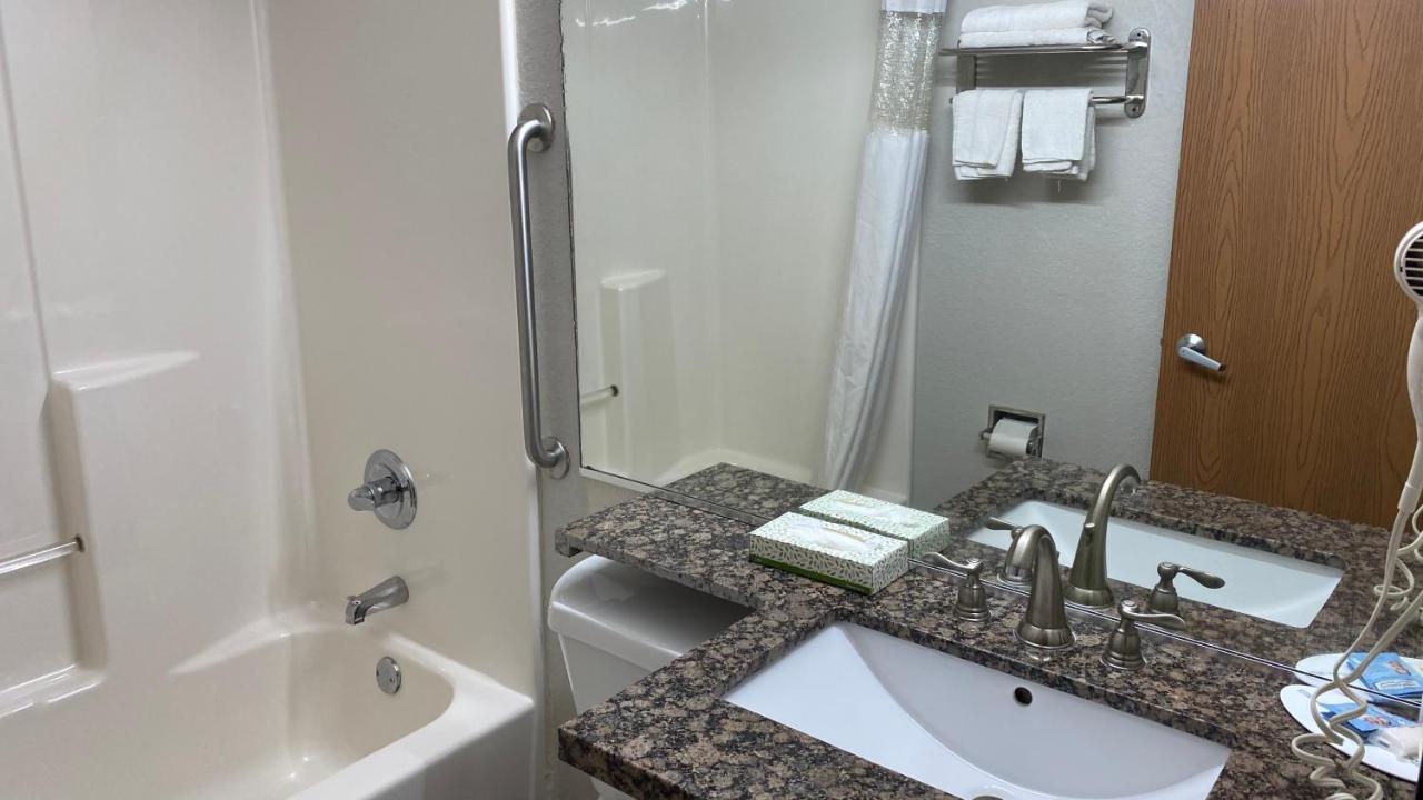 Microtel Inn & Suites By Wyndham ארדמור מראה חיצוני תמונה