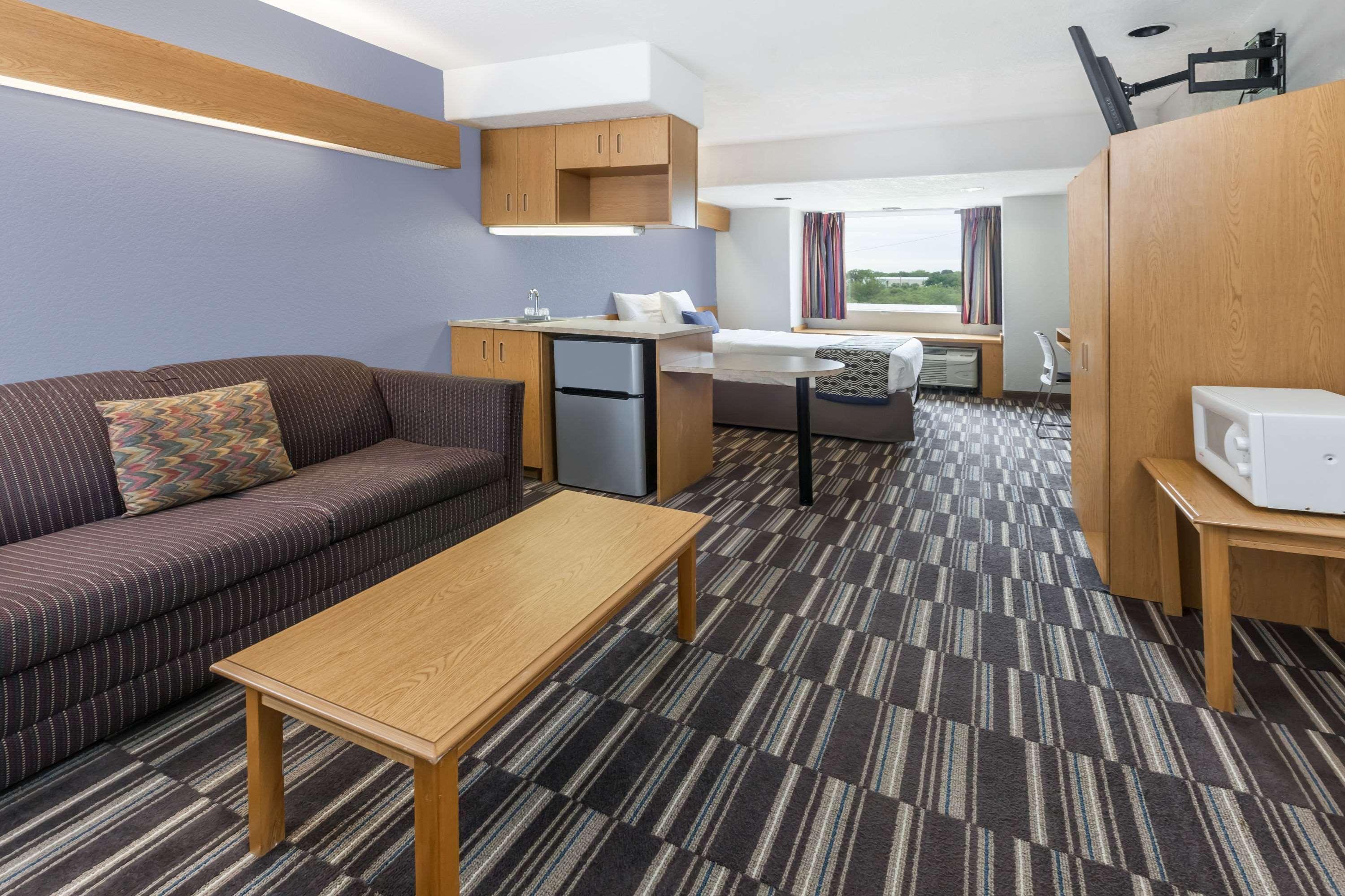 Microtel Inn & Suites By Wyndham ארדמור מראה חיצוני תמונה