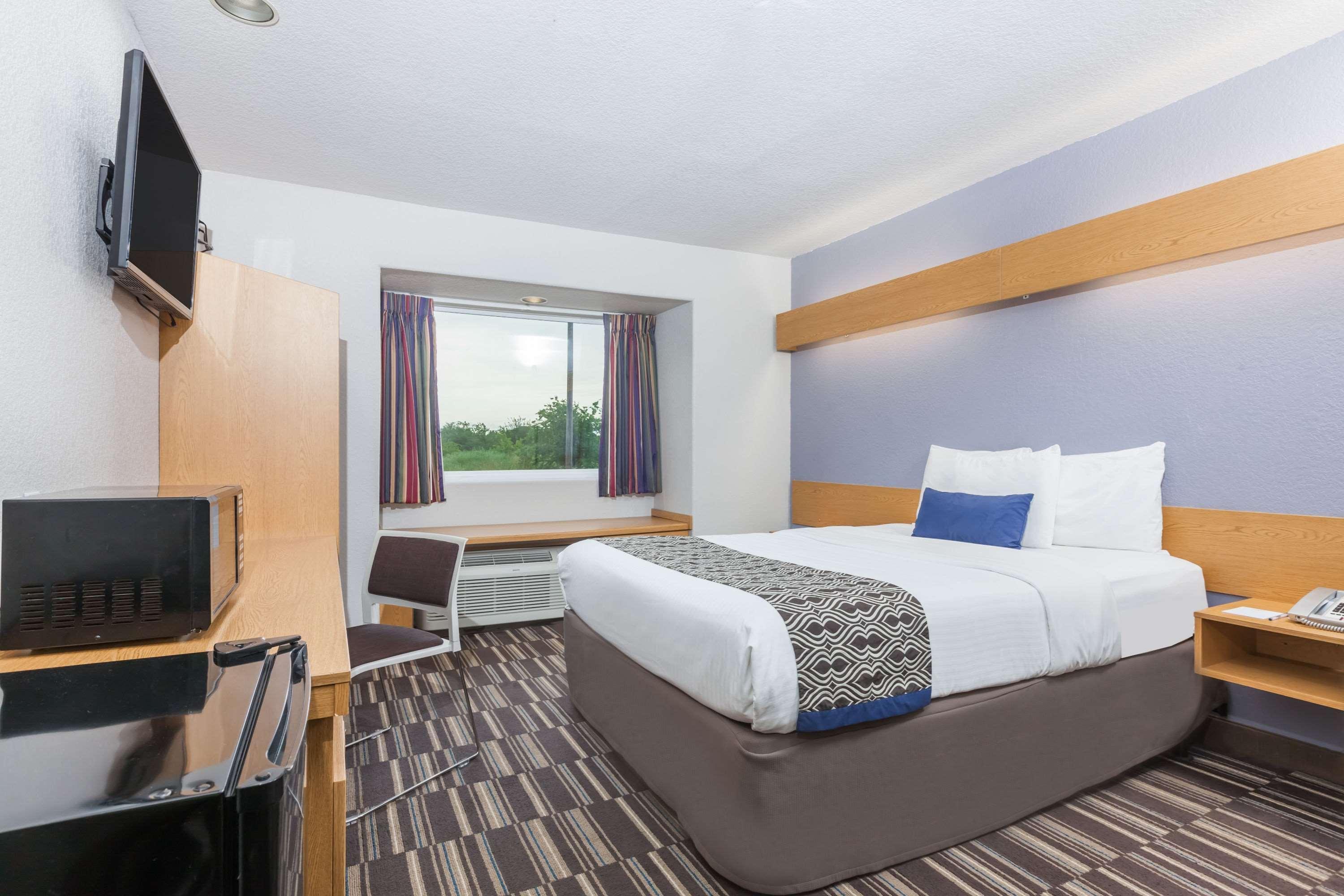 Microtel Inn & Suites By Wyndham ארדמור מראה חיצוני תמונה