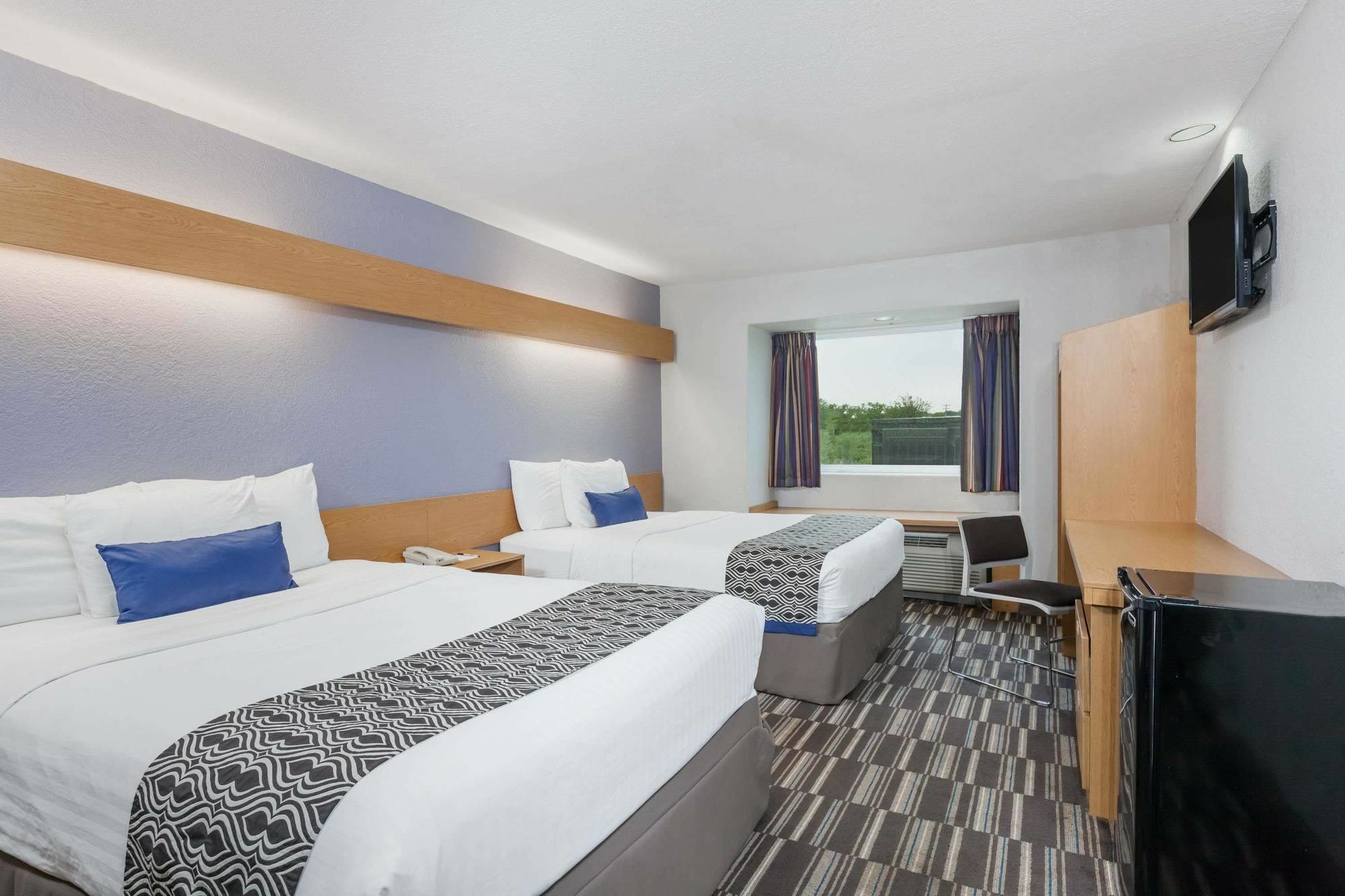 Microtel Inn & Suites By Wyndham ארדמור מראה חיצוני תמונה